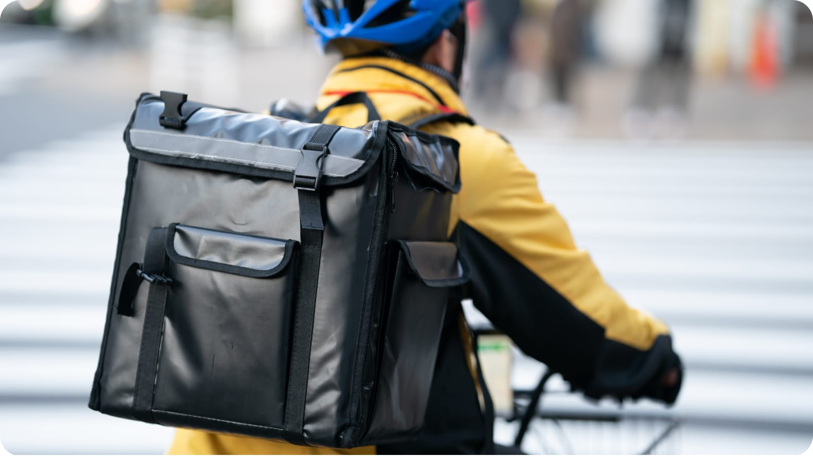 「ウーバーイーツ配達員はやめとけ」と言われる理由と、それでも無視できないメリット