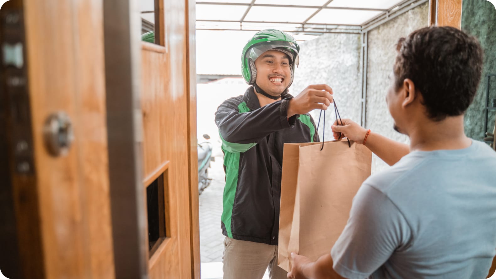 ウーバーイーツの報酬単価は安いのか？